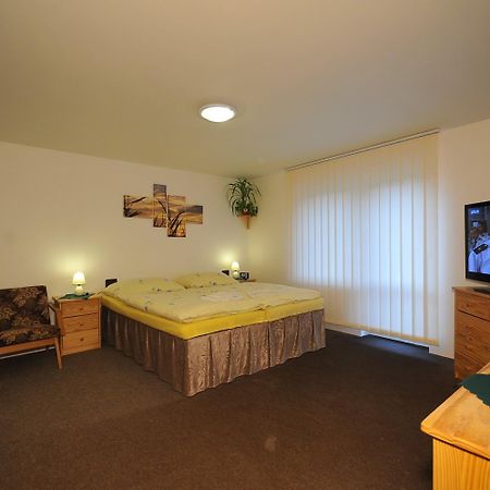 Hotel E&Z Eva Hruba Rekreacny Dom à Bystrá Extérieur photo